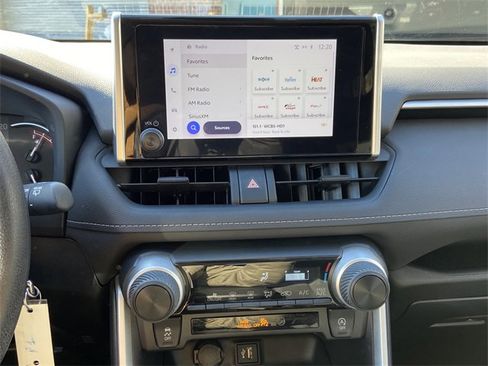 Used 2023 Toyota RAV4 LE image 17