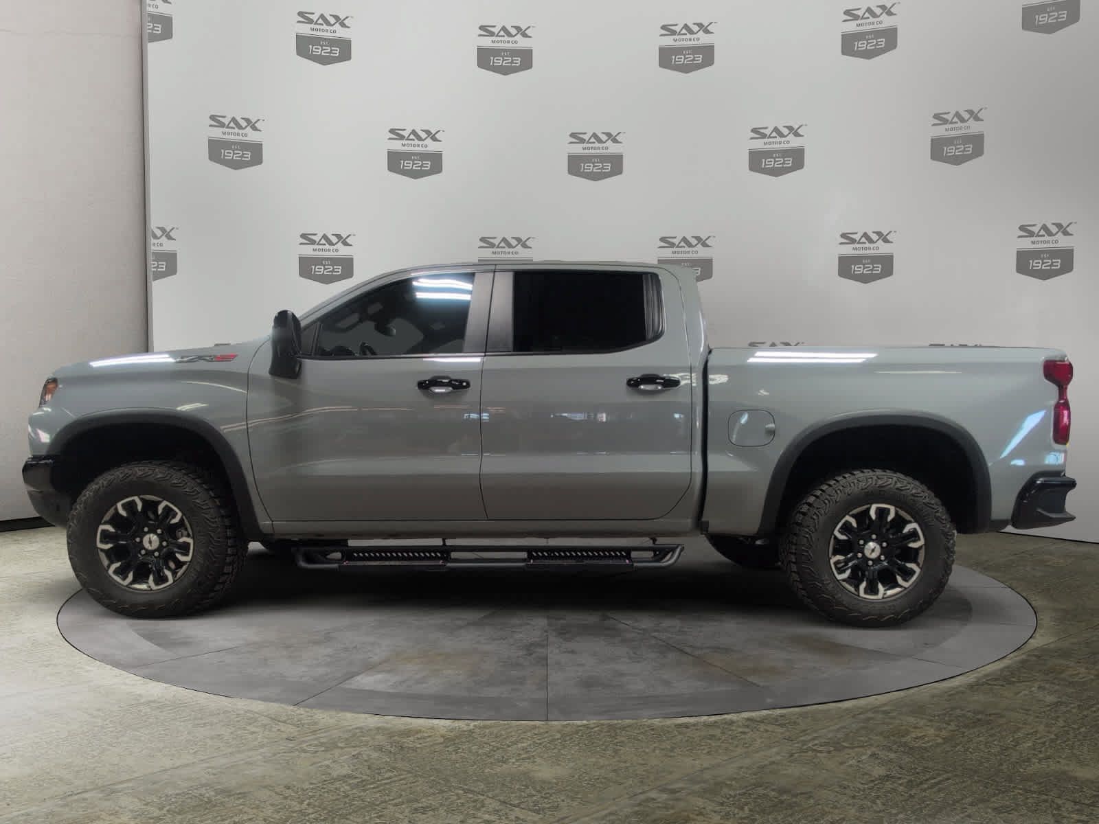 Used 2025 Chevrolet Silverado 1500 ZR2 w/ Technology Package AWD/4WD image 2