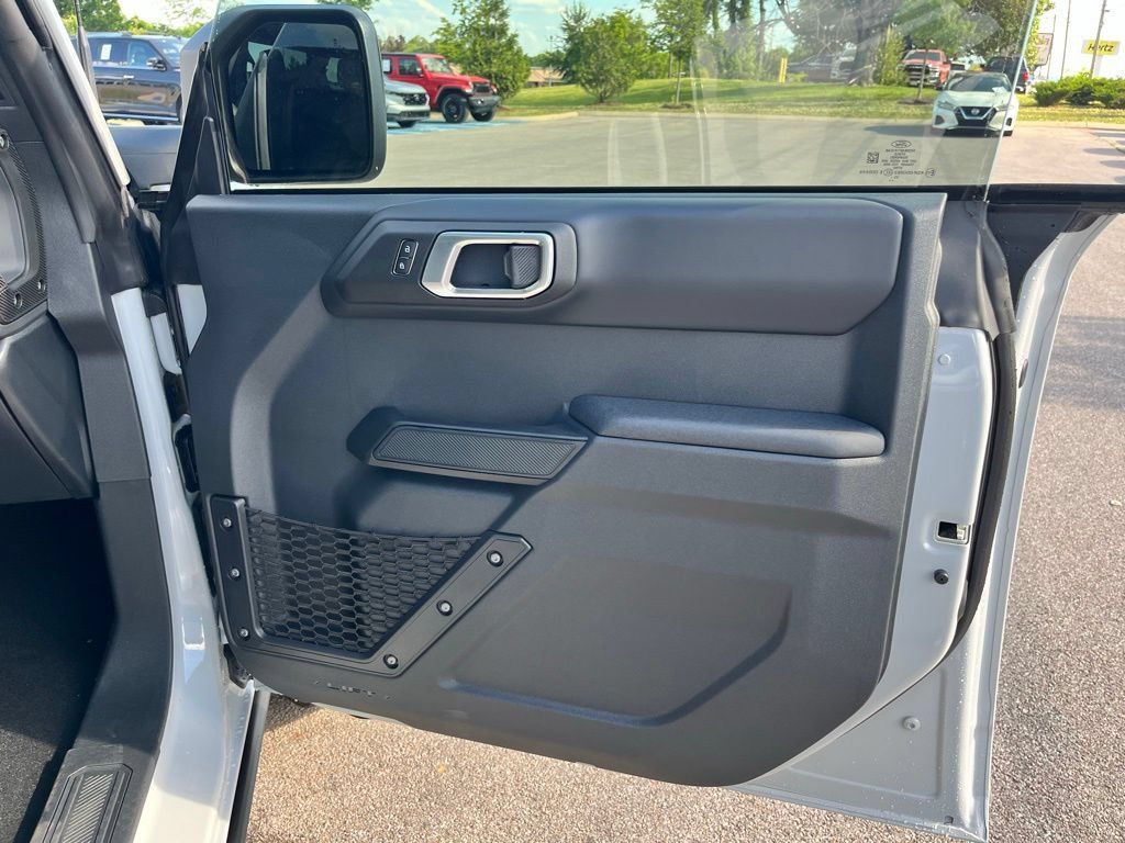 New 2026 Ford Bronco Badlands AWD/4WD image 9