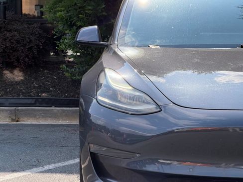 Used 2021 Tesla Model 3 Standard Range Plus RWD image 3