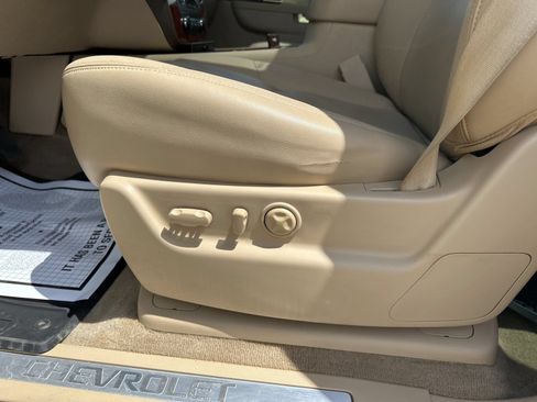 Used 2013 Chevrolet Suburban LTZ AWD/4WD image 14
