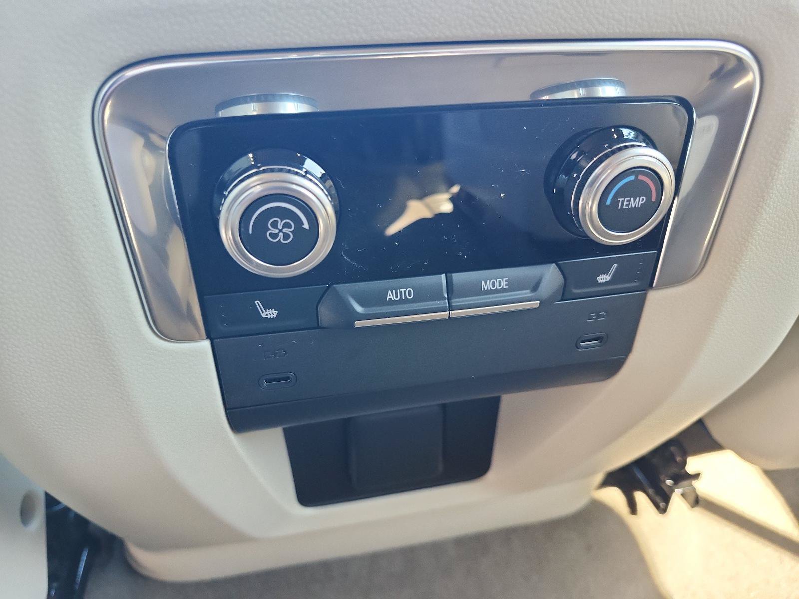 New 2027 GMC Yukon Denali w/ Sun & Power Step Package AWD/4WD image 10
