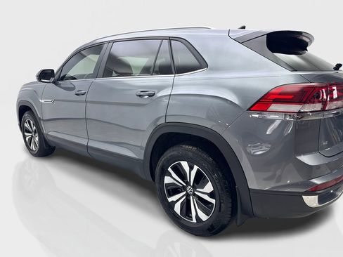 Used 2025 Volkswagen Atlas Cross Sport SE FWD image 14