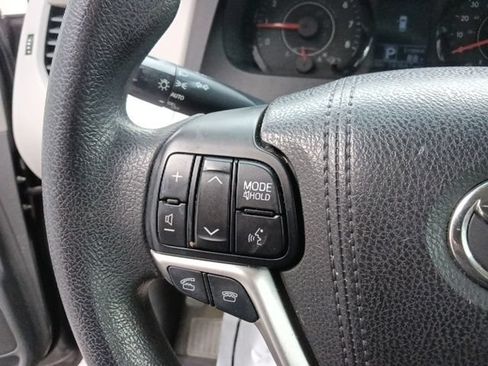 Used 2015 Toyota Sienna L FWD image 18