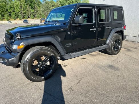 Used 2023 Jeep Wrangler Unlimited Sport AWD/4WD image 2