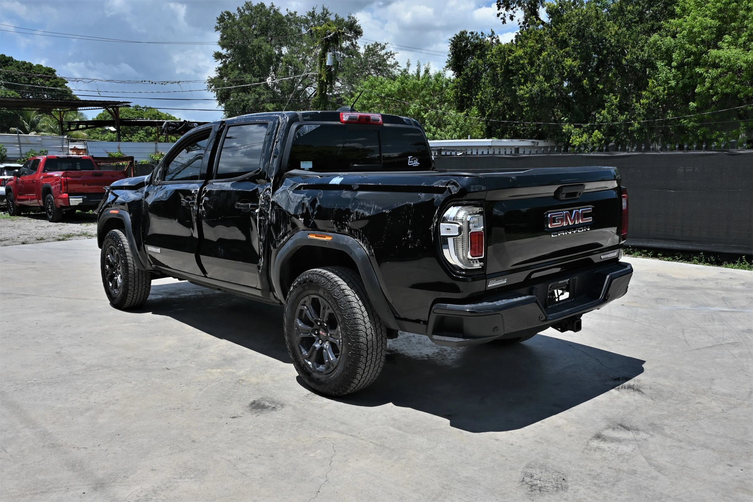 Used 2024 GMC Canyon Elevation w/ Elevation Premium Package RWD image 4
