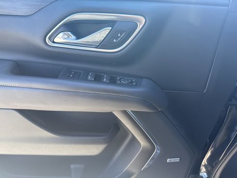 Used 2021 Chevrolet Suburban LT w/ LT Signature Package image 17