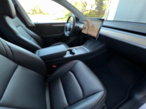 Used 2023 Tesla Model Y Long Range AWD/4WD image 36
