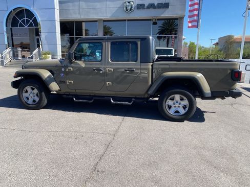 Used 2020 Jeep Gladiator Sport w/ Quick Order Package 24S AWD/4WD image 10