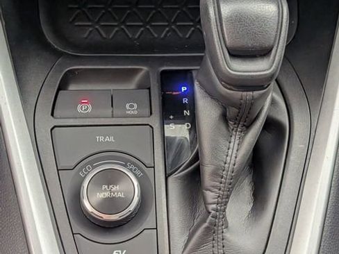 Used 2023 Toyota RAV4 LE AWD/4WD image 21