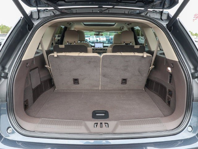 Used 2023 Lincoln Aviator Reserve RWD image 30