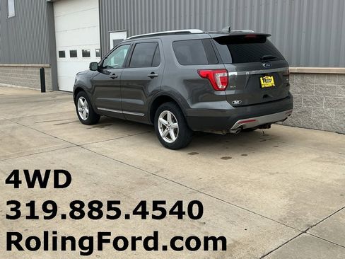 Used 2016 Ford Explorer XLT image 3