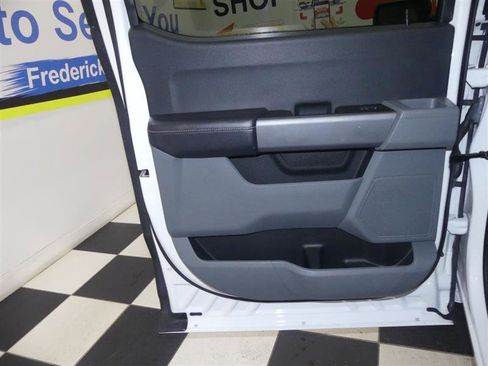 Used 2021 Ford F150 XLT image 26