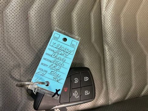 Used 2024 Chevrolet Silverado 2500 ZR2 w/ Technology Package image 36