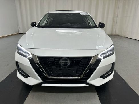 Used 2023 Nissan Sentra SR w/ SR Premium Package FWD image 3