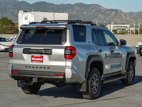 New 2026 Toyota 4Runner SR5 image 7