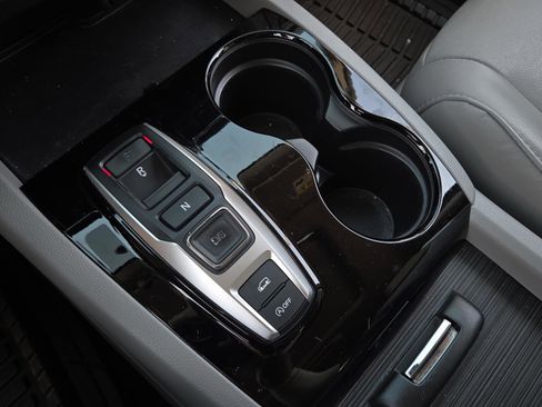 Used 2017 Honda Pilot Touring image 34