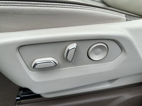 Certified 2023 GMC Yukon Denali image 12