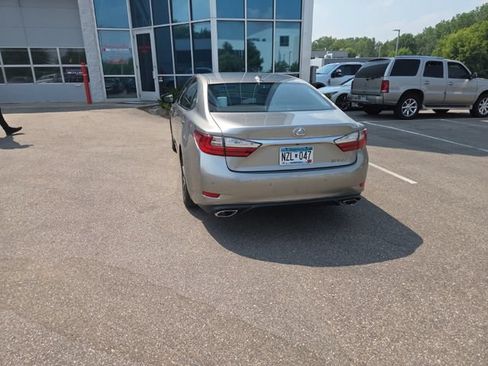Used 2016 Lexus ES 350 w/ Luxury Package w/Wood Trim FWD image 12