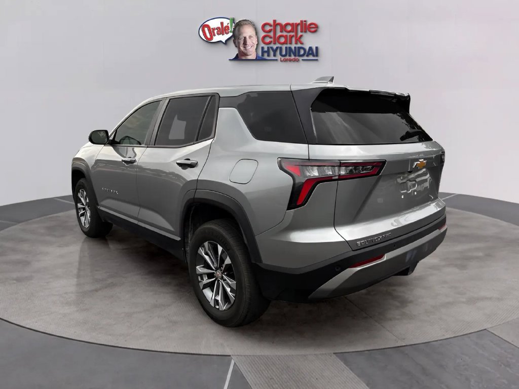 Used 2026 Chevrolet Equinox LT AWD/4WD image 3