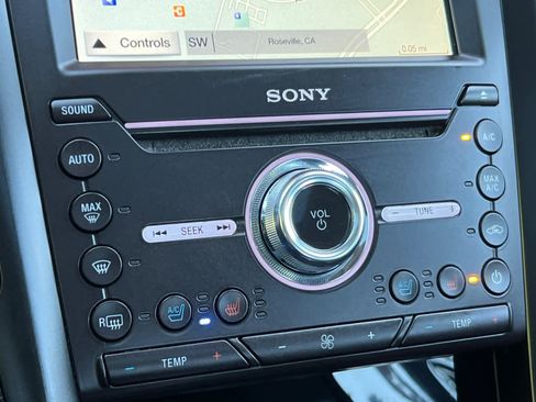 Used 2019 Ford Fusion Energi Titanium FWD image 22