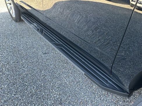 New 2025 Chevrolet Suburban Premier image 16