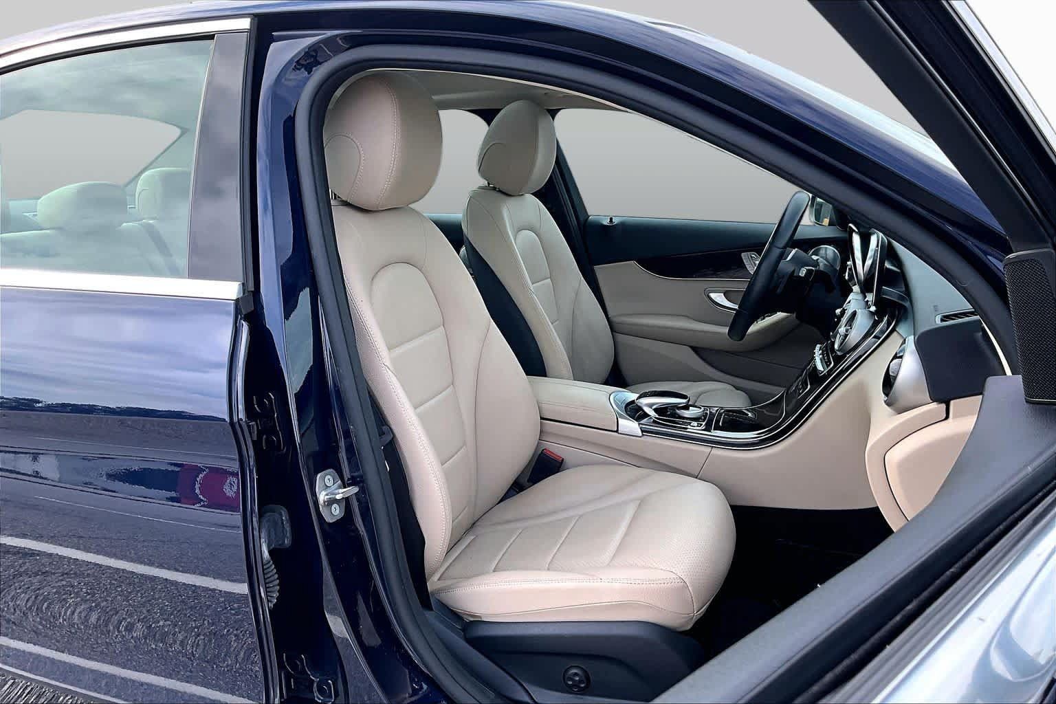 Used 2019 Mercedes-Benz C 300 4MATIC Sedan image 9