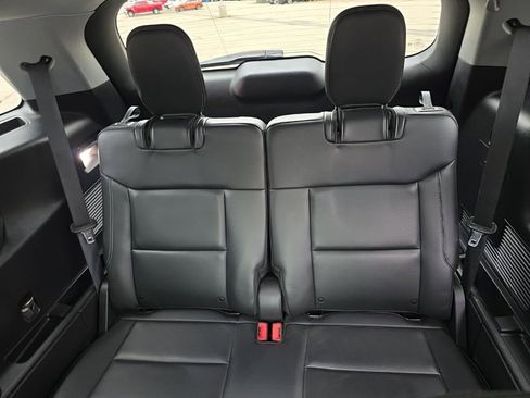 Certified 2022 Ford Explorer XLT w/ Equipment Group 202A image 24