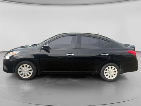 Used 2017 Nissan Versa SV FWD image 2