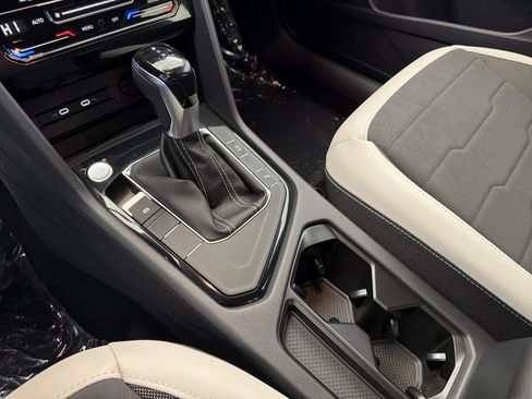 New 2026 Volkswagen Taos SE image 22