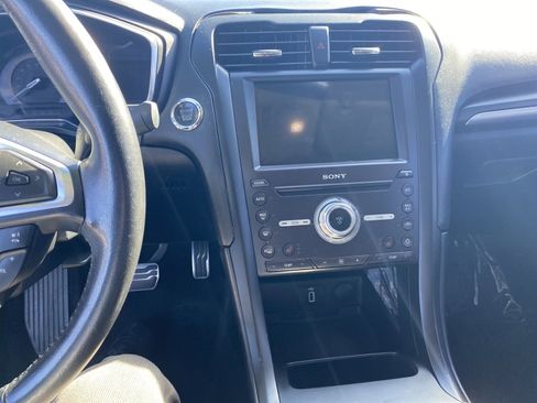 Used 2018 Ford Fusion Titanium image 13