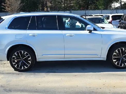 New 2026 Volvo XC90 B6 Plus w/ Protection Package Premier image 5