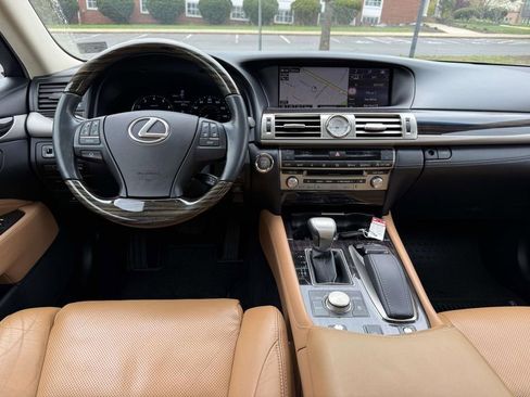 Used 2015 Lexus LS 460 AWD w/ Comfort Package image 8