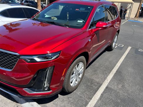 Used 2023 Cadillac XT6 Luxury FWD image 2