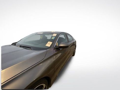 Used 2018 Honda Accord Sport image 2