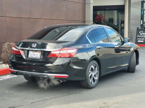 Used 2017 Honda Accord LX image 4