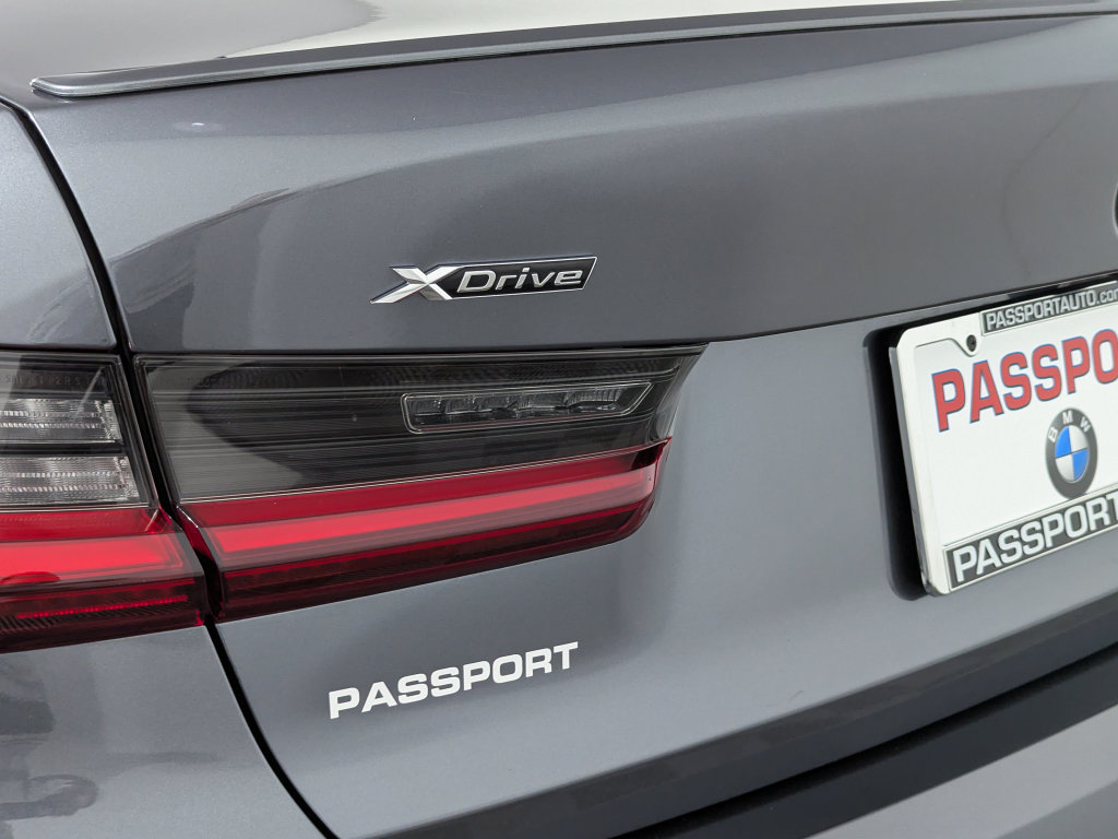 Used 2022 BMW 330i xDrive Sedan w/ M Sport Package AWD/4WD image 11