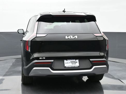 Used 2024 Kia EV9 Light image 7