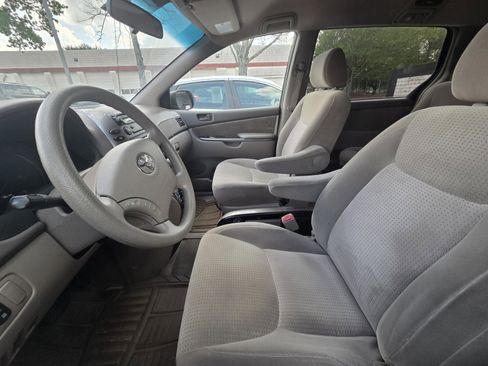 Used 2008 Toyota Sienna LE image 8
