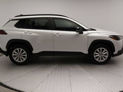 Used 2026 Toyota Corolla Cross LE FWD image 7