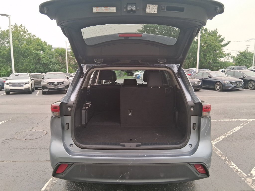 Used 2024 Toyota Highlander XLE AWD/4WD image 29