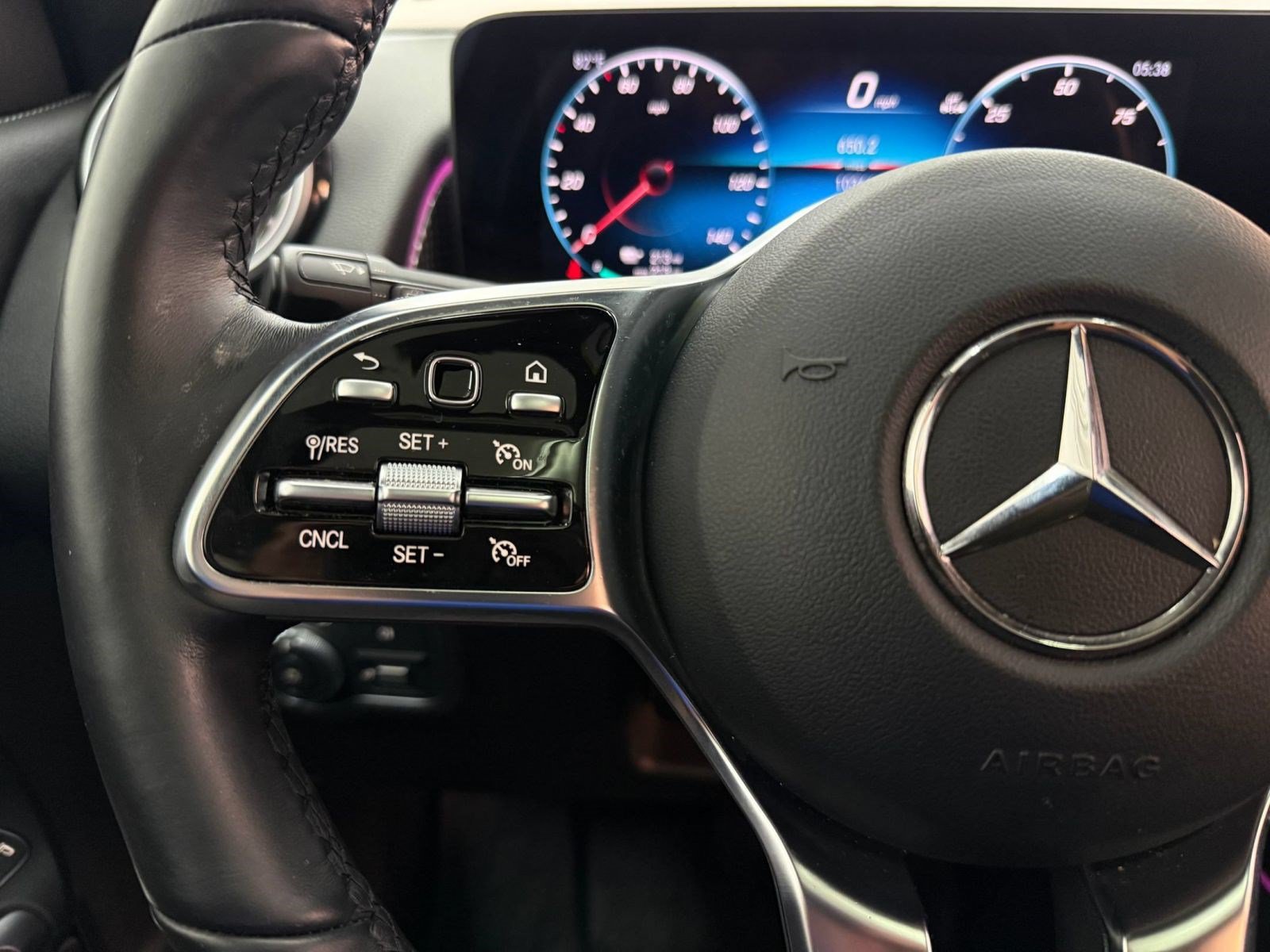 Used 2023 Mercedes-Benz EQB 300 4MATIC image 13