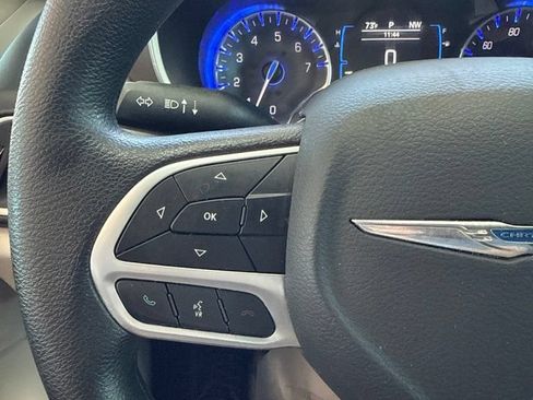 Used 2019 Chrysler Pacifica Touring Plus w/ Tire & Wheel Group FWD image 27
