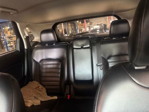 Used 2019 Ford Edge SEL w/ Equipment Group 201A image 2