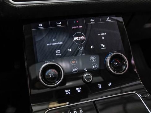 Used 2019 Land Rover Range Rover Velar S image 32
