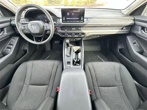 Used 2025 Honda Accord SE image 19
