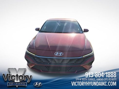Used 2024 Hyundai Elantra SEL FWD image 8