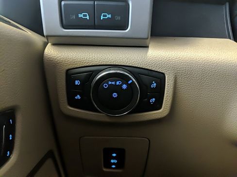 Used 2017 Ford F150 Lariat w/ Equipment Group 502A Luxury AWD/4WD image 28