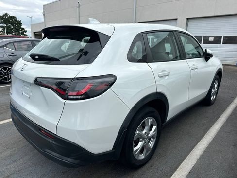 Used 2024 Honda HR-V LX image 3