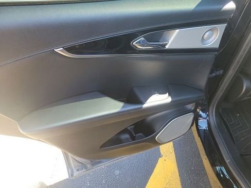 Used 2022 Lincoln Nautilus Reserve w/ Equipment Group 202A image 17